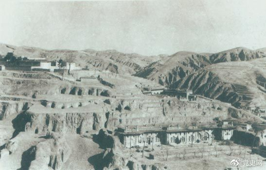 1947年12月25日至28日，中共中央在陜北米脂楊家溝召開(kāi)擴(kuò)大會(huì)議（十二月會(huì)議）。圖為會(huì)議會(huì)址。